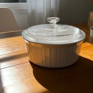 CorningWare 2.5 liter covered casserole